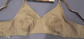 Sujetador Blanca.Talla 120C. Color tierra.
