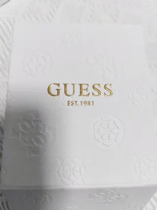 Collar Guess Dorado con Colgante