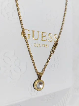 Collar Guess Dorado con Colgante