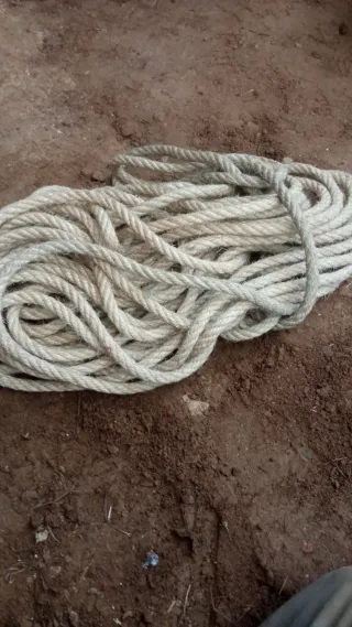 Cuerda gruesa enrollada