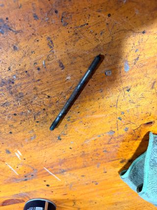 Tornillo culata bloque Derbi Antorcha