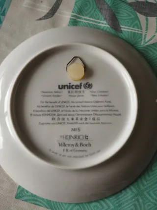 Plato decorativo UNICEF