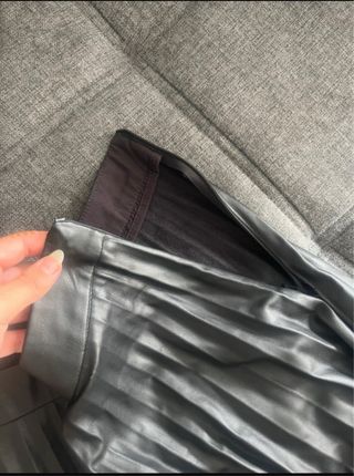 Falda larga piel Stradivarius negra