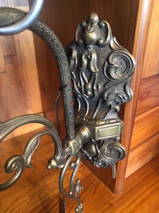 Dos apliques de pared clásicos dorados