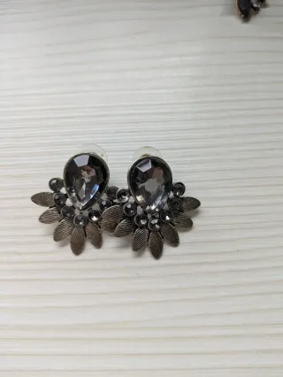 Pendientes Parfois plateados con piedras