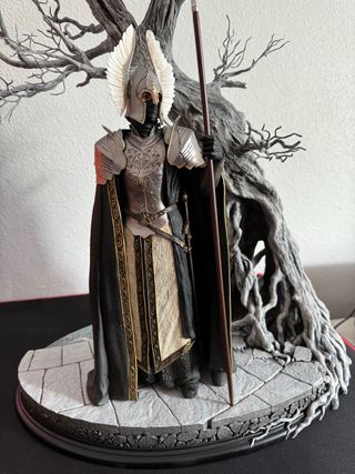 Weta Fountain Guard White Tree