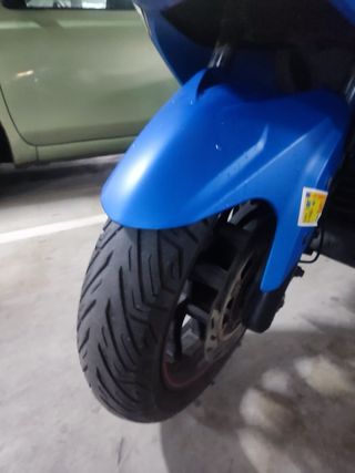 SYM Joymax 125cc Scooter Automática