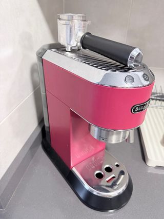 Cafetera Delonghi Dedica Rosa