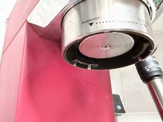 Cafetera Delonghi Dedica Rosa