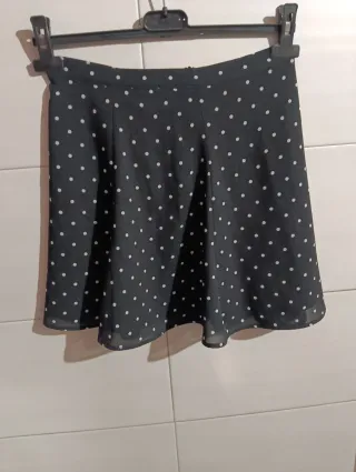 Gonna corta donna pois