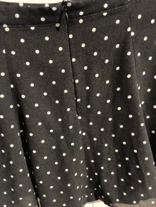 Gonna corta donna pois