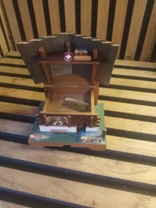 Caja Musical Suiza Antigua