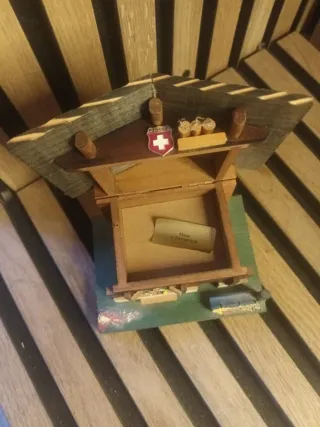 Caja Musical Suiza Antigua