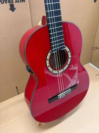 Guitarra flamenca Manuela roja OS1