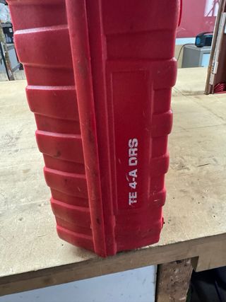 Taladro + aspirador + batería + cargador HILTI