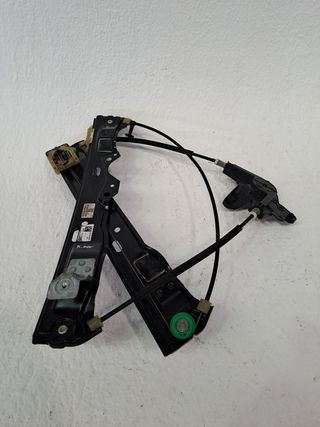 ELEVALUNAS DELANTERO DERECHO FORD FOCUS LIM. (2)