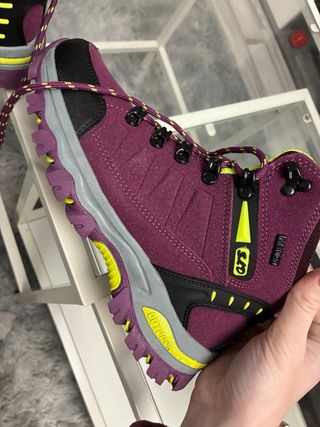 Botas de montaña nuevas talla 37