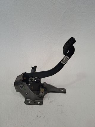 PEDAL EMBRAGUE KIA RIO (YB)