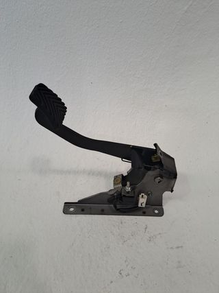 PEDAL EMBRAGUE KIA RIO (YB)