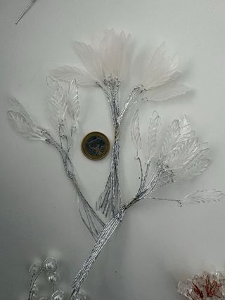 Lote aplicaciones florales y hojas plateadas