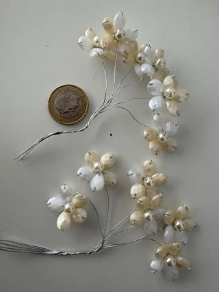 Lote aplicaciones florales y hojas plateadas