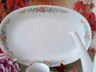 Lotto porcellane assortite con decoro floreale