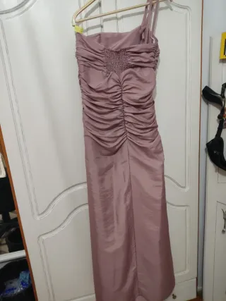 Vestido de fiesta rosa asimétrico