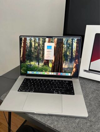 MacBook Pro 16 2021 M1 Pro 32GB RAM 512GB