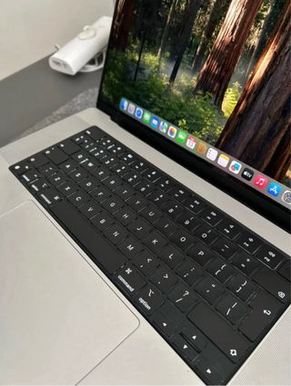 MacBook Pro 16 2021 M1 Pro 32GB RAM 512GB