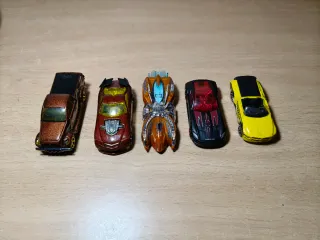 Lot de 30 cotxes Hot Wheels i Majorette