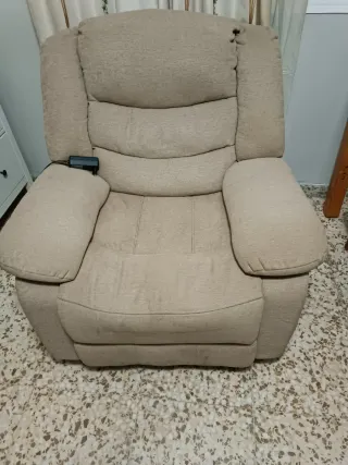 Butaca eléctrica de tela beige