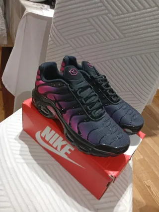 Zapatillas sin estrenar talla 42