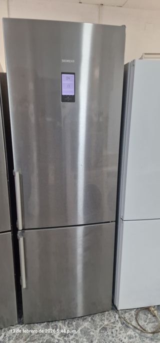 SEMINUEVA!!! NEVERA SIEMENS A++ INOX