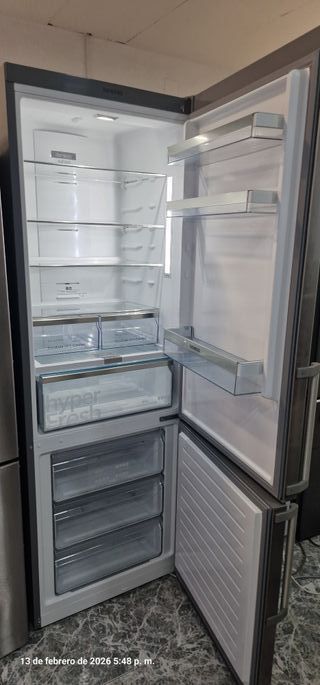 SEMINUEVA!!! NEVERA SIEMENS A++ INOX