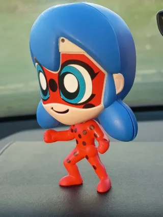 2 Figuras BK Lady Bug y Cat Noir