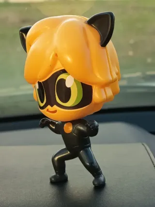 2 Figuras BK Lady Bug y Cat Noir