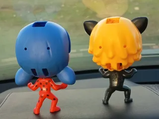 2 Figuras BK Lady Bug y Cat Noir