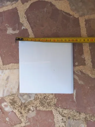 Azulejo cerámico antiguo 15x15 cm. 17,6 €/m²