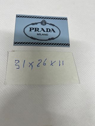 Prada - scatola bianca