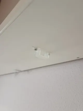 Mesa de estudio IKEA blanca – mejoras incluidas