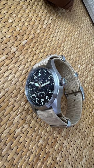Reloj Seiko 5 Militar Automático Negro Beige