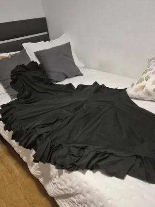 Falda flamenca negra con volantes M por 22 euros