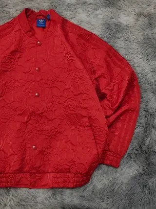 Chaqueta Bomber Adidas Roja flores Retro
