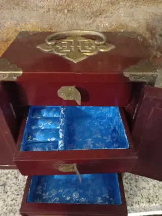 Antiguo joyero chino