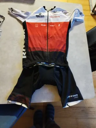 Maillot y culotte ciclismo GOBIK