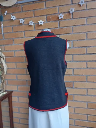 Chaleco estilo asiático negro y rojo