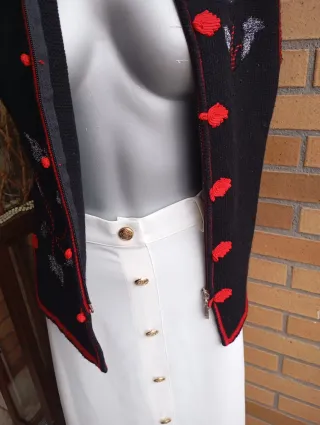 Chaleco estilo asiático negro y rojo