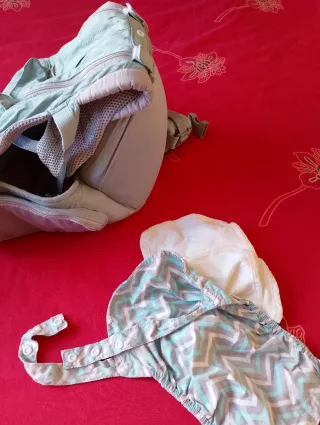 Mochila de porteo ergonómica