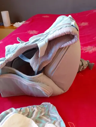 Mochila de porteo ergonómica