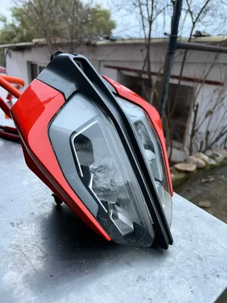 Faro delantero KTM Duke